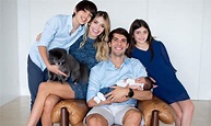 Kaká posa orgulloso con su familia al completo tras convertirse en ...
