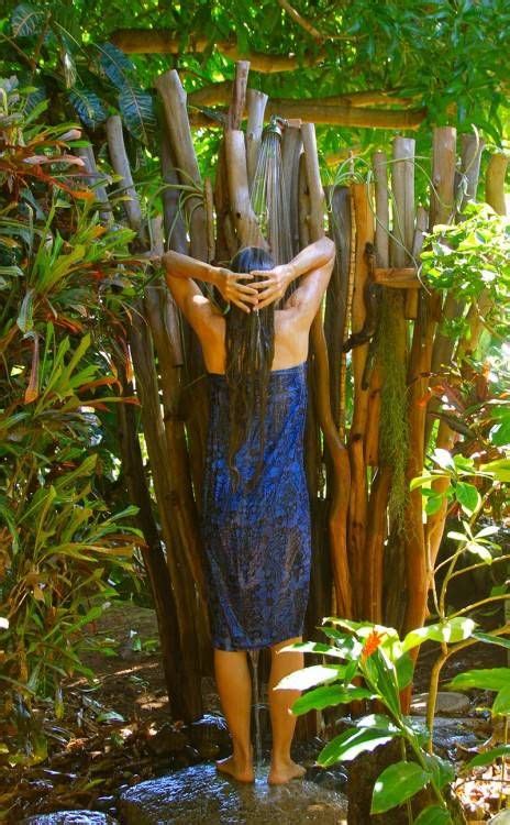 Outdoor Showers Hawaii With Images Outdoor Shower Tropical