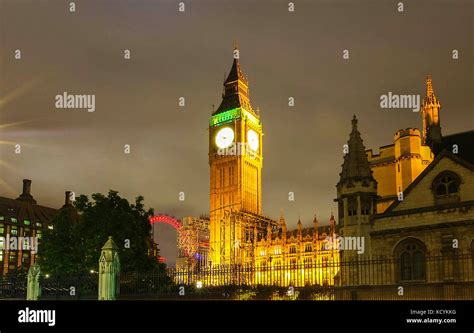 Der Big Ben Tower Bei Nacht London Uk Stockfotografie Alamy