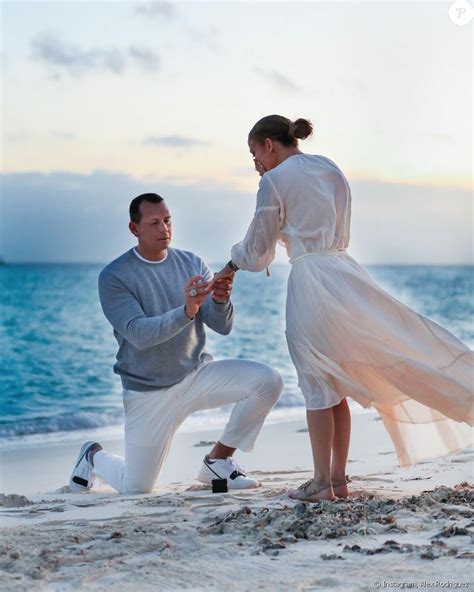 Jennifer Lopez Et Alex Rodriguez Se Sont Fiancés Aux Bahamas En Mars