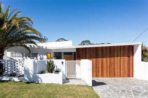 A Contemporary Home With Hints Of Retro Palm Springs Style Queensland
