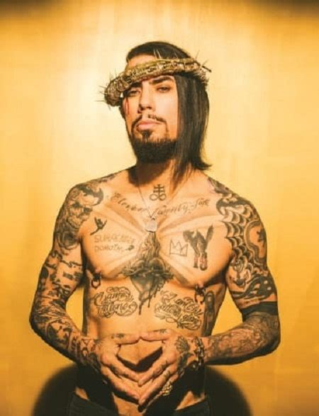 10 Facts About Dave Navarro Details On Extraordinary Life Of This Guitarist Glamour Path