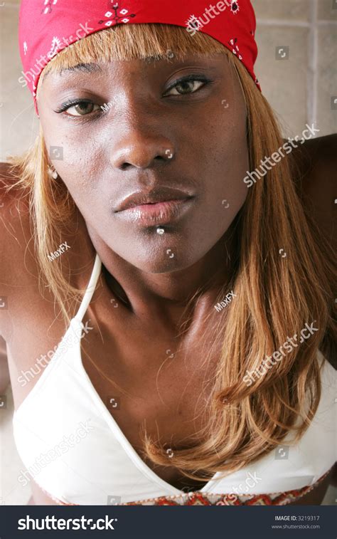 Sexy Black Women In Bikini Stockfoto 3219317 Shutterstock