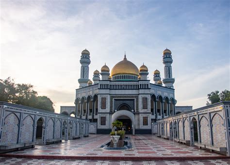 Bandar Seri Begawan, Capital of Brunei - Travel Guide