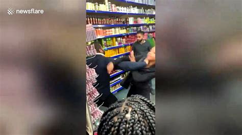 Shocking Moment Suspected Shoplifters Fight With Shopkeepers In London Video Dailymotion