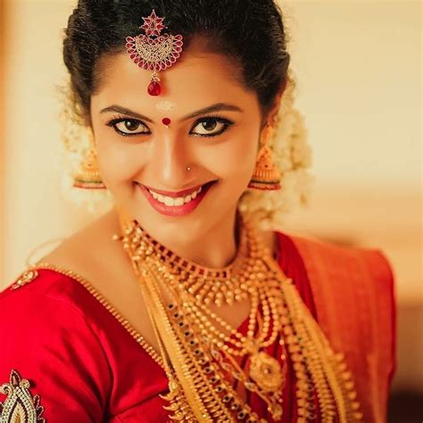 South Indian Wedding Saree South Indian Bride Indian Weddings Indian Bridal Makeup Bridal