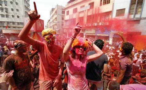 Holi Fever Begins In Braj Uttar Pradesh Elections No Restraint For