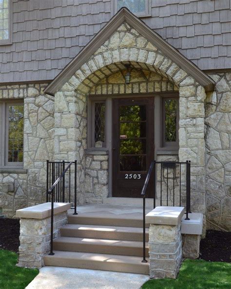 20 Homes With Beautiful Stone Porches Stone Porches Porch Porch Posts