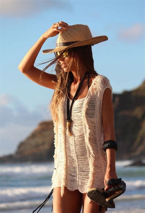 Cool Beach Outfits Ideas For Women This Summer