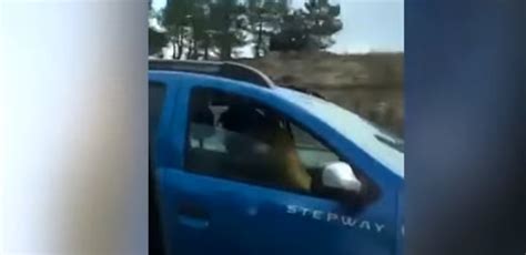 Coppia Fa Sesso In Auto Mentre Percorre Lautostrada Ilgiornaleit