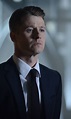Gotham 2x04 - Jim Gordon Gotham Tv Series, Gotham Cast, Jim Gordon ...