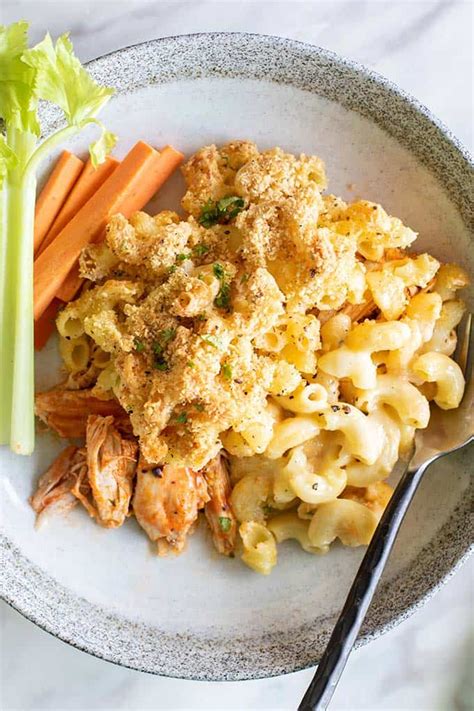 Serve this macaroni and cheese recipe with garlic broccoli (recipe below) for a hearty meal everyone will love. Buffalo Chicken Mac and Cheese - Sunkissed Kitchen