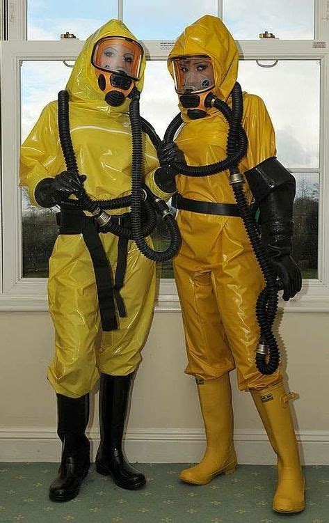 Die 30 Besten Bilder Zu Hazmat Girls In 2020 Schutzanzug Gasmaske Gummianzug