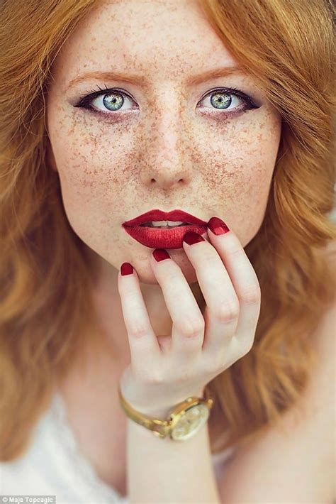 Maja Topčagić red haired models for her photo series Freckled