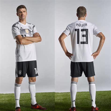 This statistic shows the achievements of fc bayern münchen player thomas müller. Bild: Thomas Müller im DFB-Heim-Trikot für die WM 2018 von adidas