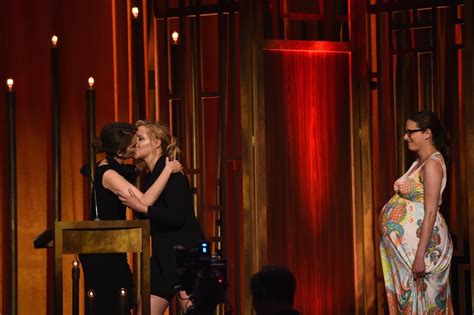 Tina Fey And Amy Schumer Kissing At Peabody Awards Popsugar Celebrity