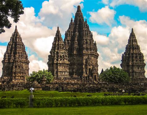 Pemandian tirta husada kali bacin. 15 Tempat Wisata di Jawa Tengah yang Wajib Dikunjungi