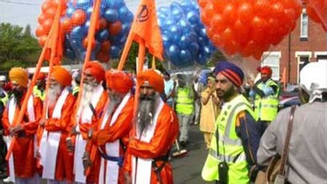 Coventry Vaisakhi Celebrated As Thousands Parade In City Bbc News