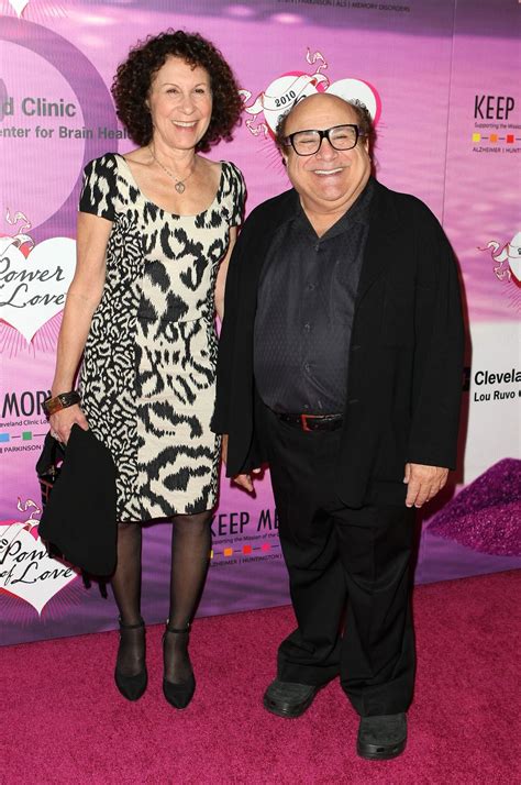 danny devito and rhea perlman it s over celebrity couples famous couples couples