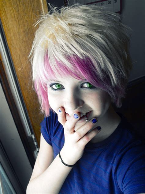 Cool And Cute Emo Hairstyle Hairstyles Haircuts Straight Hairstyles Blonde Hairstyles