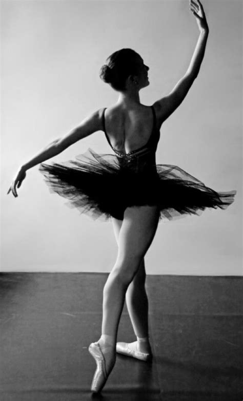 Pin De Sarah Sommers Em Dancer Envy Dança Ballet Poses De Balé