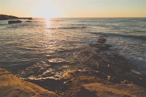 图片素材 海滩 滨 砂 岩 海洋 地平线 太阳 日出 日落 阳光 早上 支撑 黎明 夏季 黄昏 晚间 反射