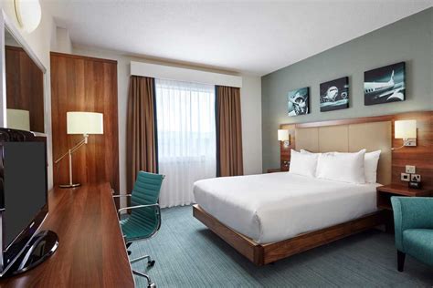 Expect an easier, more comfortable stay thanks to our bright, thoughtful and inviting spaces across the globe. Hilton Garden Inn London Heathrow Airport | englandrover.com