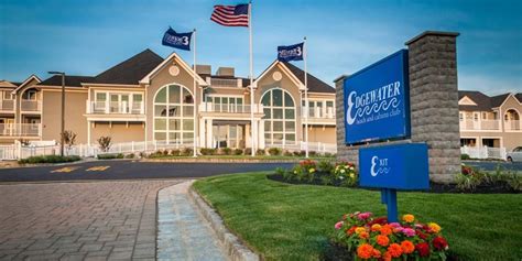 This luxurious hotel is located in the heart of ocean city, new jersey, overlooking the ocean city boardwalk, beach and the atlantic ocean. Edgewater Beach and Cabana Club Weddings