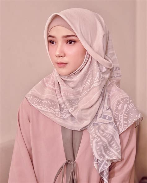 5 tutorial hijab segi empat pesta simple ala selebgram