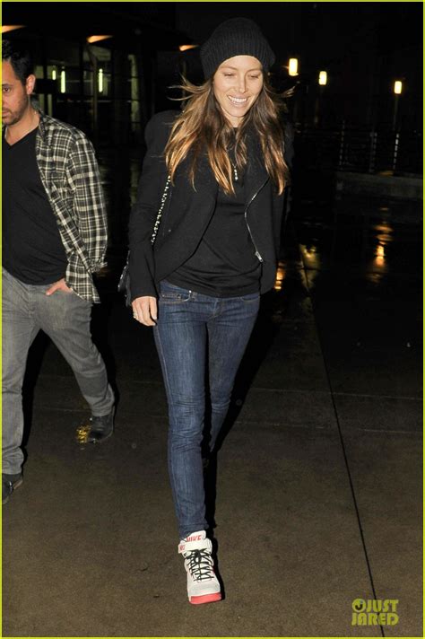 Jessica Biel S Big Smile Shows Her Excitement For Friday Movie Nights