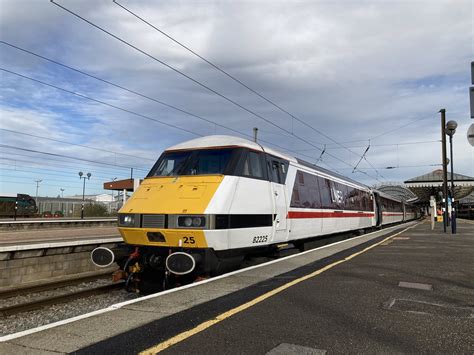 Lner Intercity 225 At York Railway Station Tony Winward Flickr