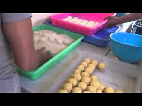 Ambil kacang hijau yang sudah anda rendam tadi. Cara membuat onde onde Malang - YouTube