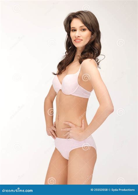 Verleidelijke Vrouw In Sexy Lingerie Stock Foto Afbeelding Bestaande