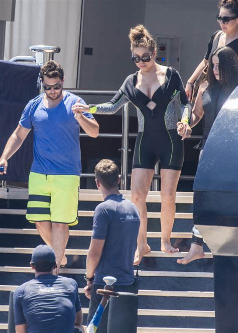 Mariah Carey In A Wet Suit On A Yacht In Capri And She Should Have Been In The Shallows Lainey
