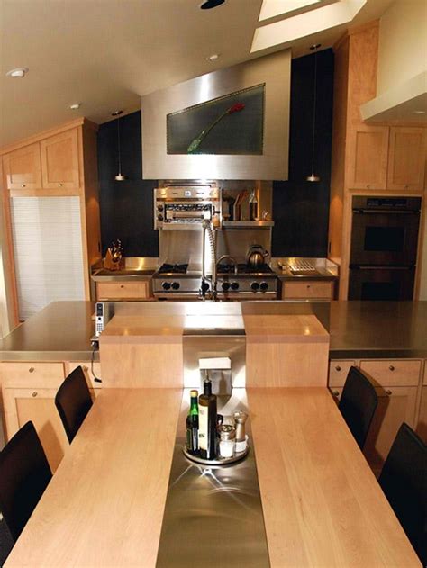 Wooden cabinets are divided into different levels is another common feature. Outstanding space-saving solutions for Small Kitchens