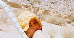 Miley Cyrus senza veli su Instagram