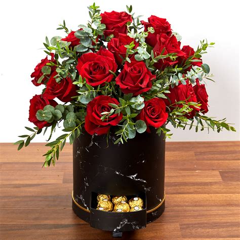 Online 30 Red Roses Box Arrangement T Delivery In Singapore Ferns