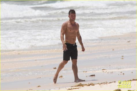 Ryan Phillippe Bares His Shirtless Body On Vacation With Paulina Slagter Photo 3451962