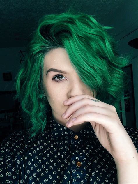 Crazy Hairstyles Ideas You Must See Now Dark Green Hair Dye Dark