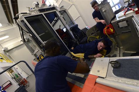 Dvids Images Coast Guard Crews Repair 29 Foot Response Boat Image