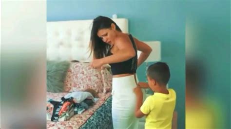 Bocah Vs Tante Video Adegan Ranjang Wanita Dewasa Dengan Bocah Ini