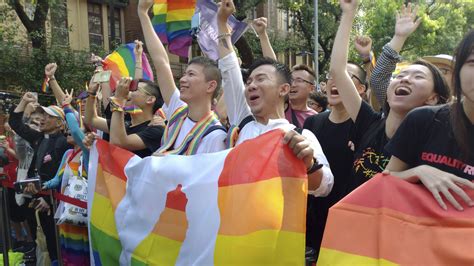 Taiwan Becomes First Asian Nation To Approve Same Sex Marriage Bt