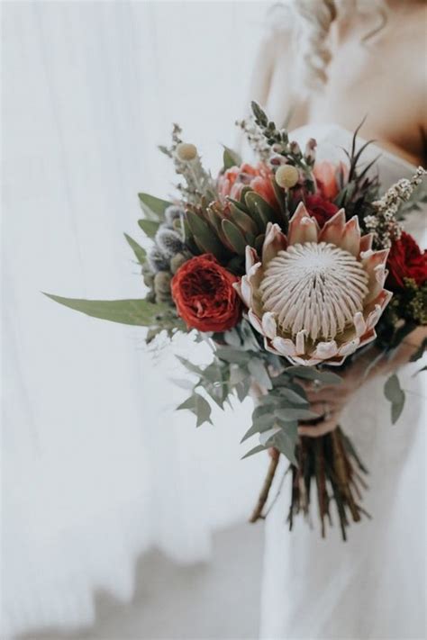 Wedding Flower Trends 2019 20 Protea Wedding Bouquets Roses And Rings