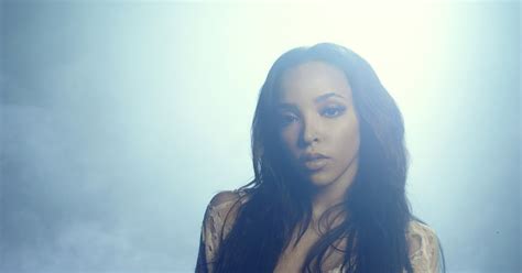 Hear Tinashe S Scorching Joyride Song Ride Of Your Life Rolling