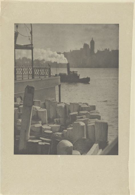 Gezicht Op De Rivier De Hudson En Op New York Alfred Stieglitz 1910