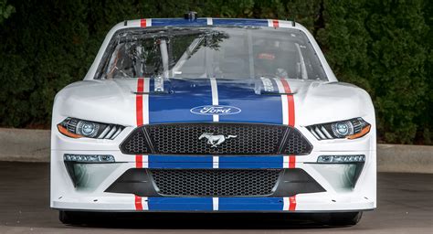 Nascar wouldn't let the 43 be retired, kyle petty, richard's son, wrote me in a twitter message last week. Ford Reveals Its Updated 2020 Mustang Graphics Racer For ...