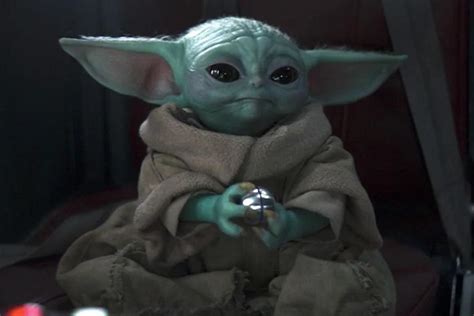 Ezpoiler Star Wars Baby Yoda Podría Heredar El Sable Oscuro Y Ser El