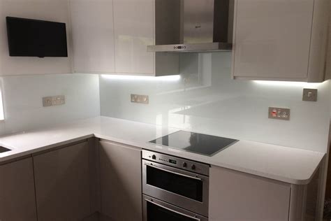 230 stores to visit or buy online! Kitchen Glass Splashback Coloured in Arctic White