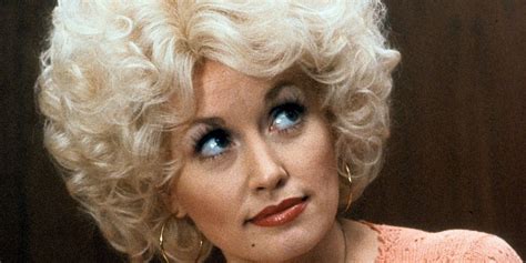 Dolly Parton S Viral Meme Challenge Attracts Celebs Screen Rant