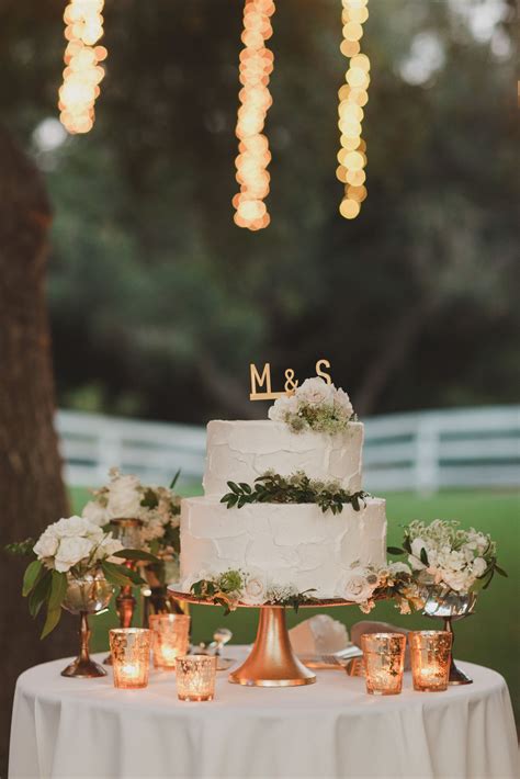 Rustic Bride And Groom Table Wedding Cake Table Decoration Ideas